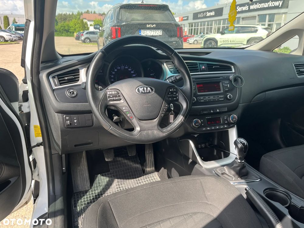 Kia Ceed - 9