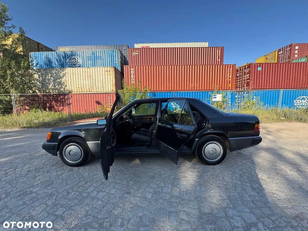 Mercedes-Benz W124 (1984-1993) - 14