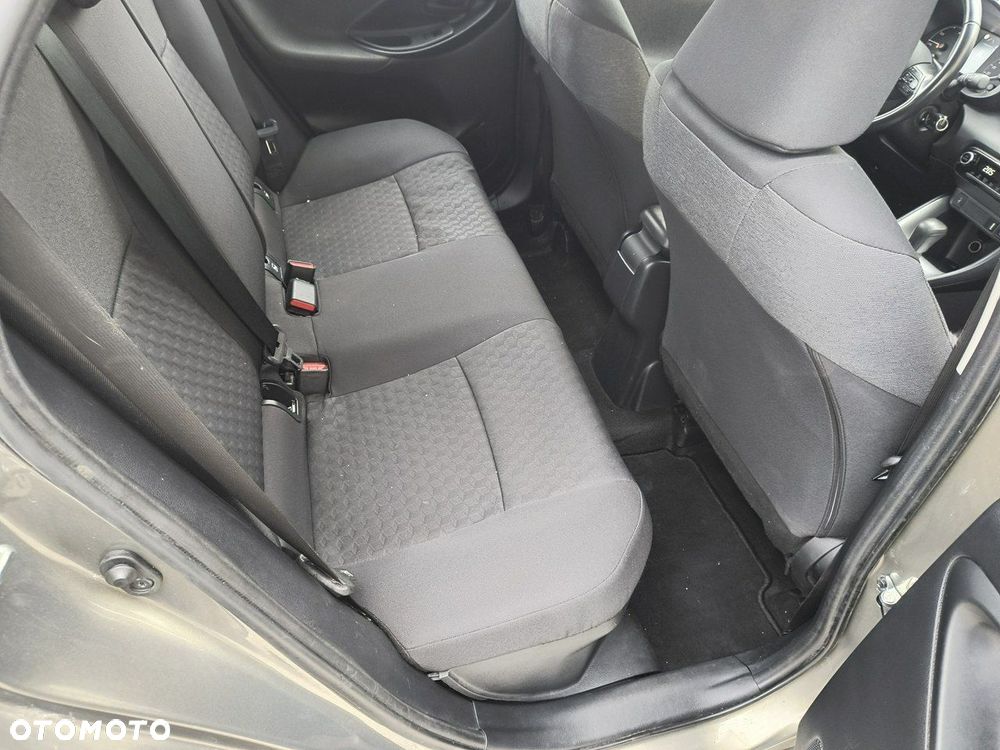 Toyota Yaris - 13