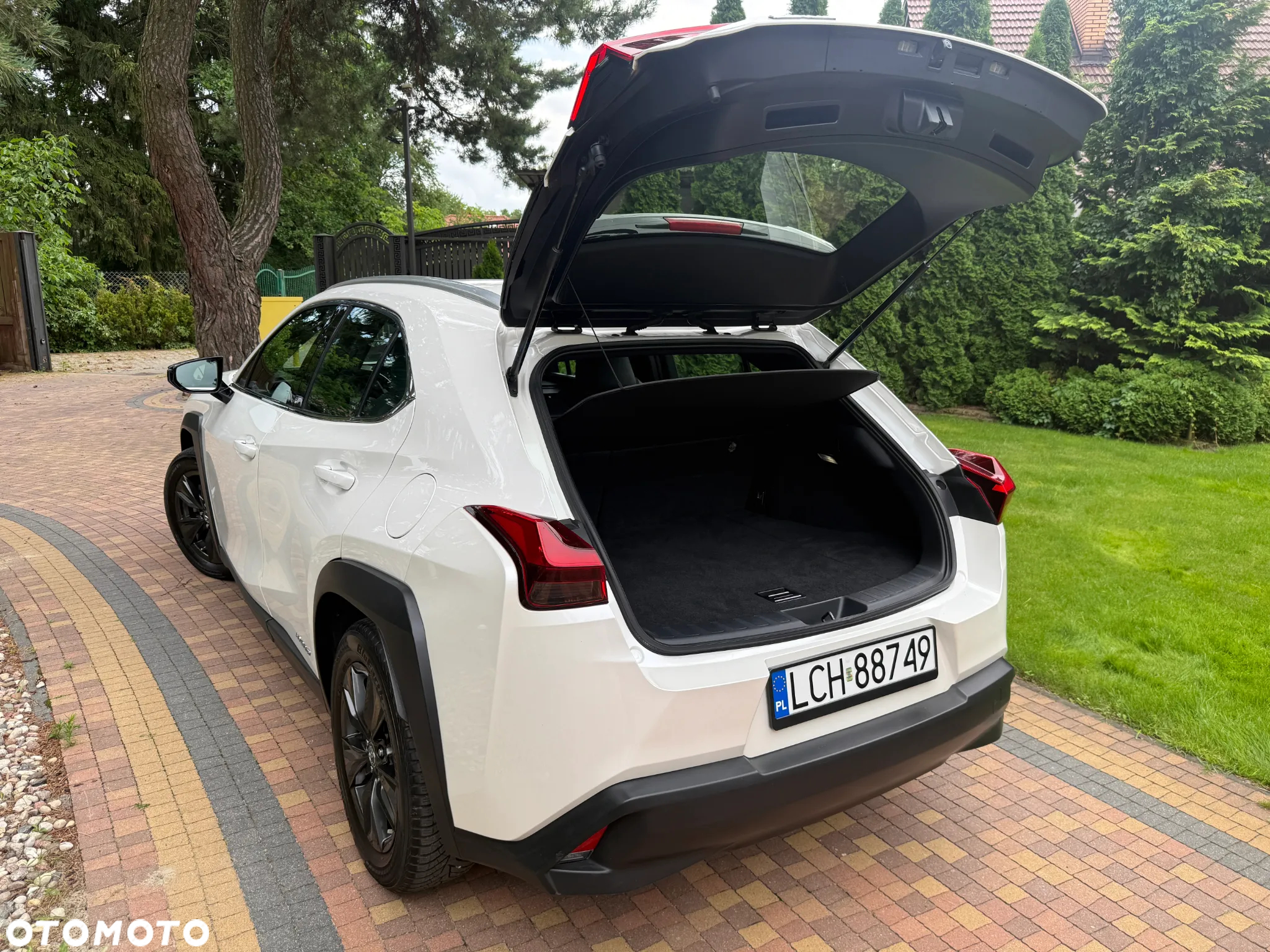 Lexus UX 250h (E-FOUR) Executive Line - 23
