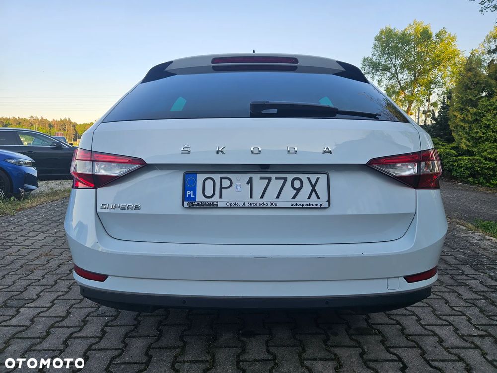 Skoda Superb 2.0 TDI DSG Ambition - 8