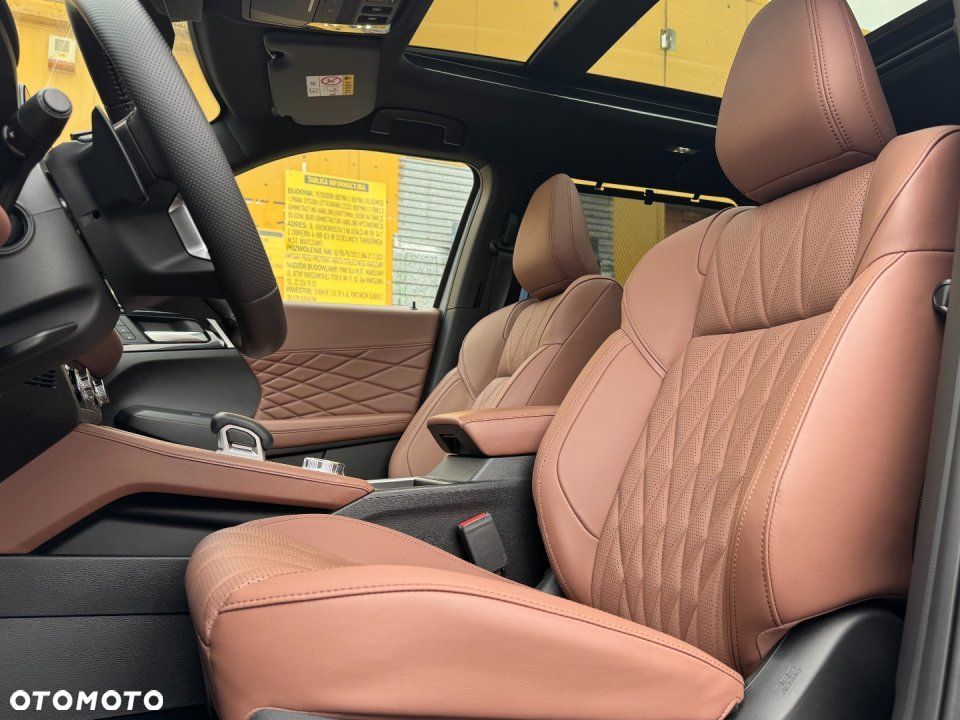 Mitsubishi Outlander - 9