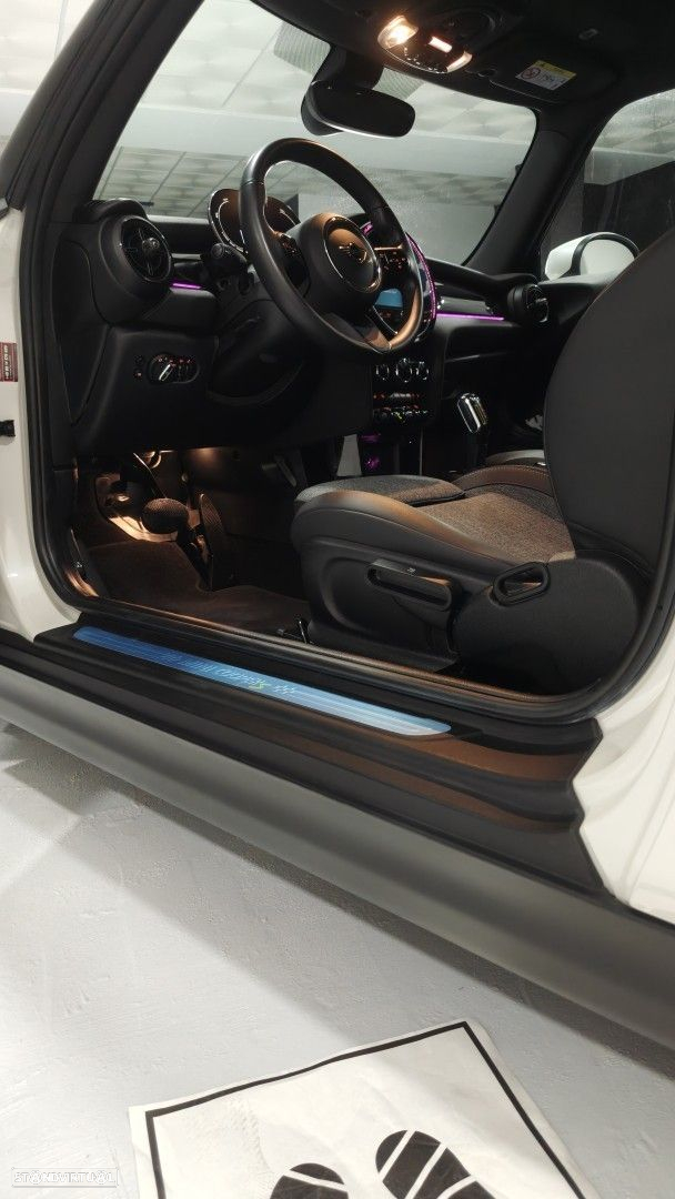 MINI 3 Portas Cooper SE Premium Essential - 46