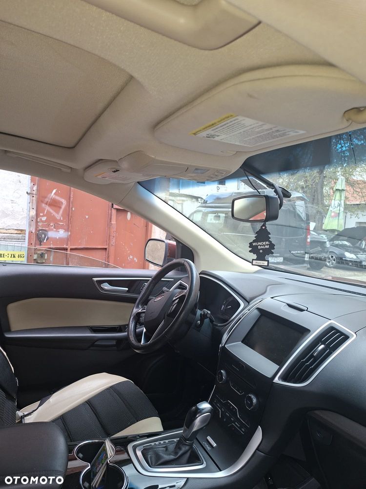 Ford Edge - 8
