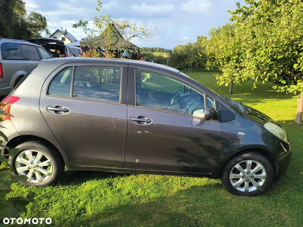 Toyota Yaris - 2