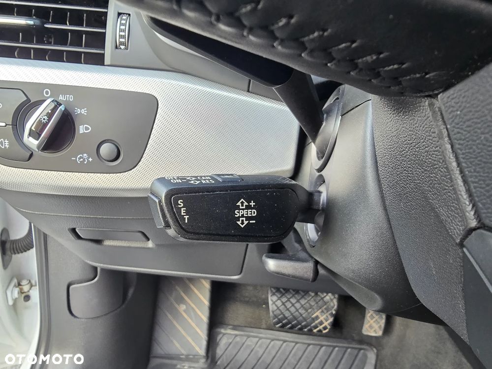 Audi A4 Avant 2.0 TDI DPF clean diesel quattro S tronic S line Sportpaket - 23