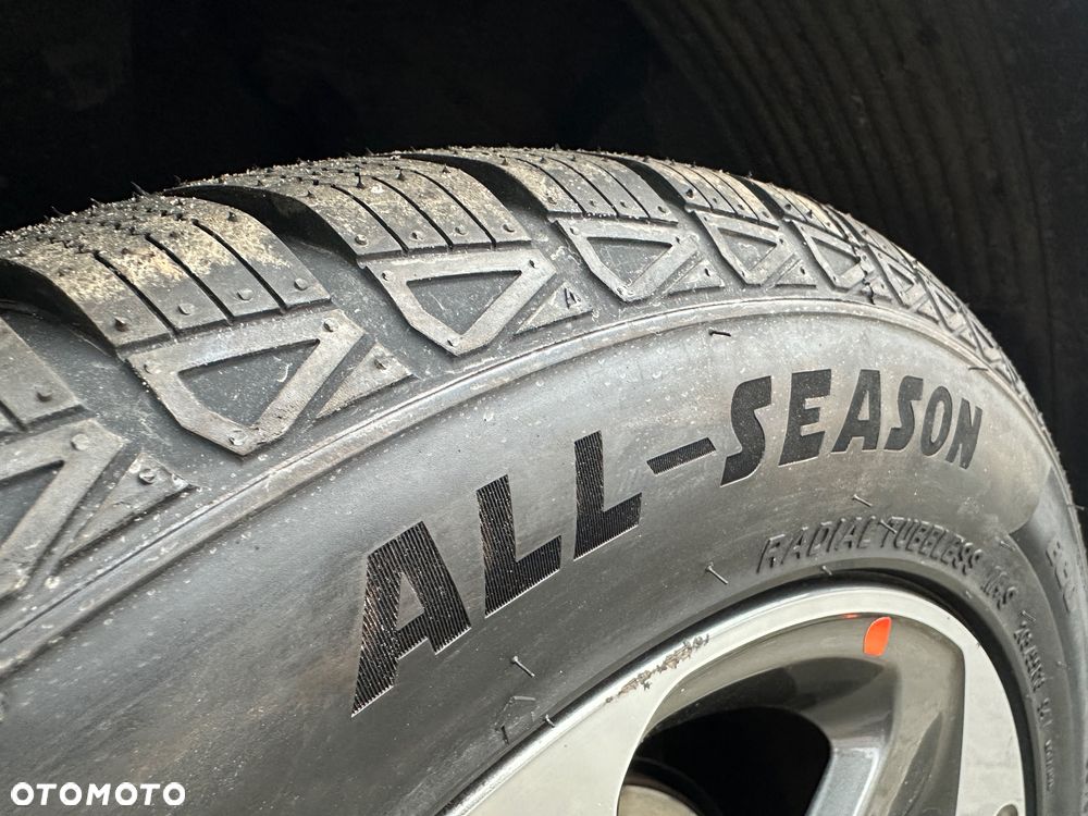 Hyundai i30 blue Kombi 1.6 GDi Passion - 15