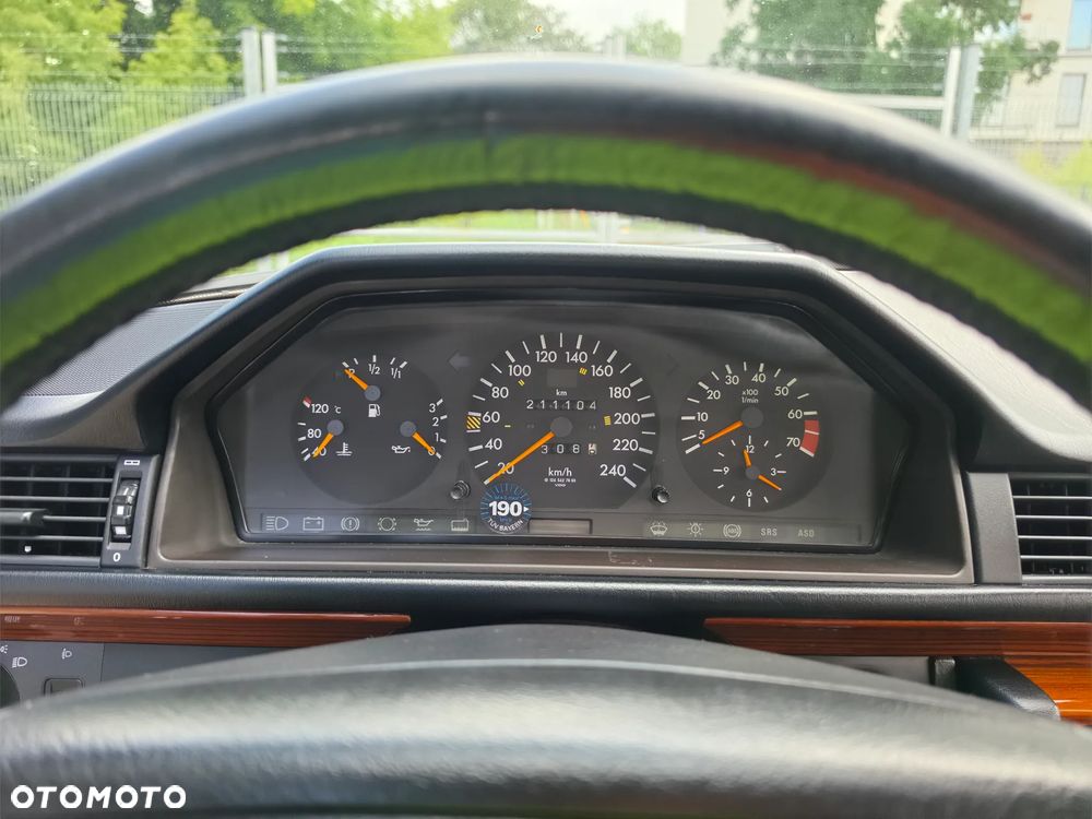 Mercedes-Benz Klasa E - 12