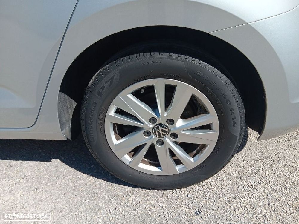 VW Touran 2.0 TDI Confortline - 31