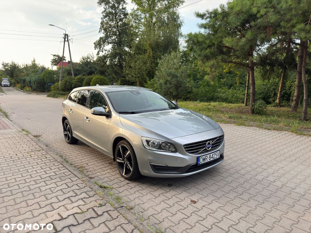 Volvo V60 D4 Drive-E Kinetic - 1