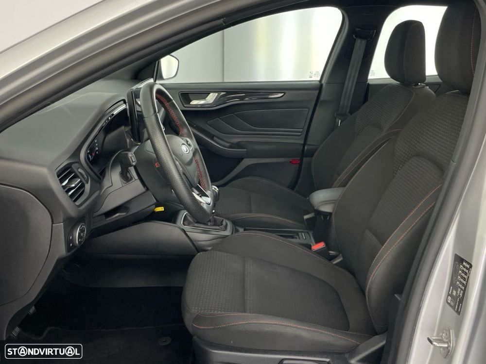 Ford Focus 1.0 EcoBoost MHEV ST-Line - 11