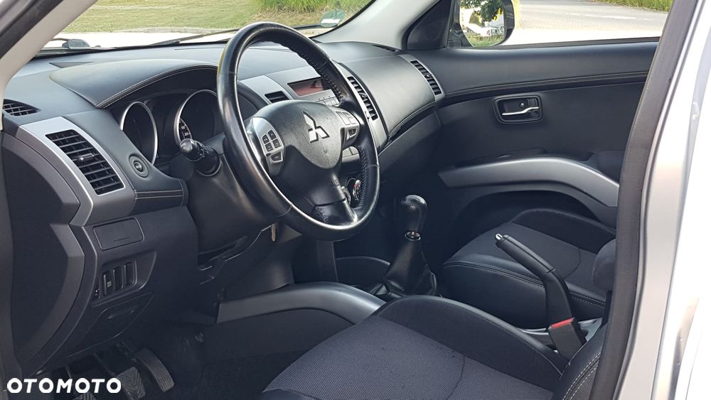 Mitsubishi Outlander 2.0 2WD Invite - 16