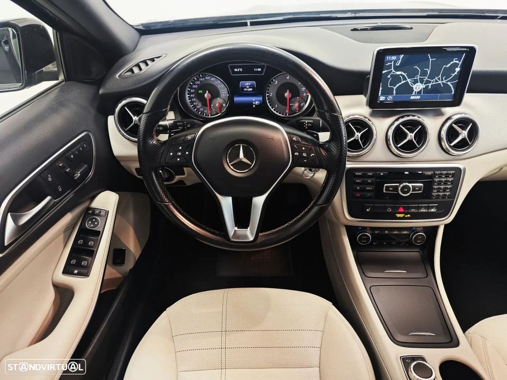 Mercedes-Benz GLA 200 d 4Matic 7G-DCT Urban - 7