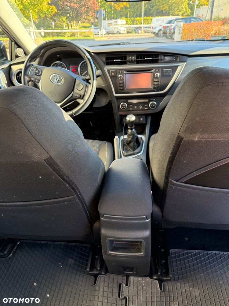 Toyota Auris 1.6 Premium - 10