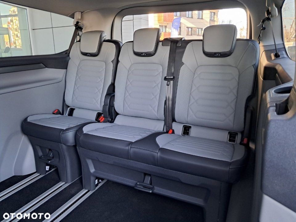 Ford Tourneo Custom - 18