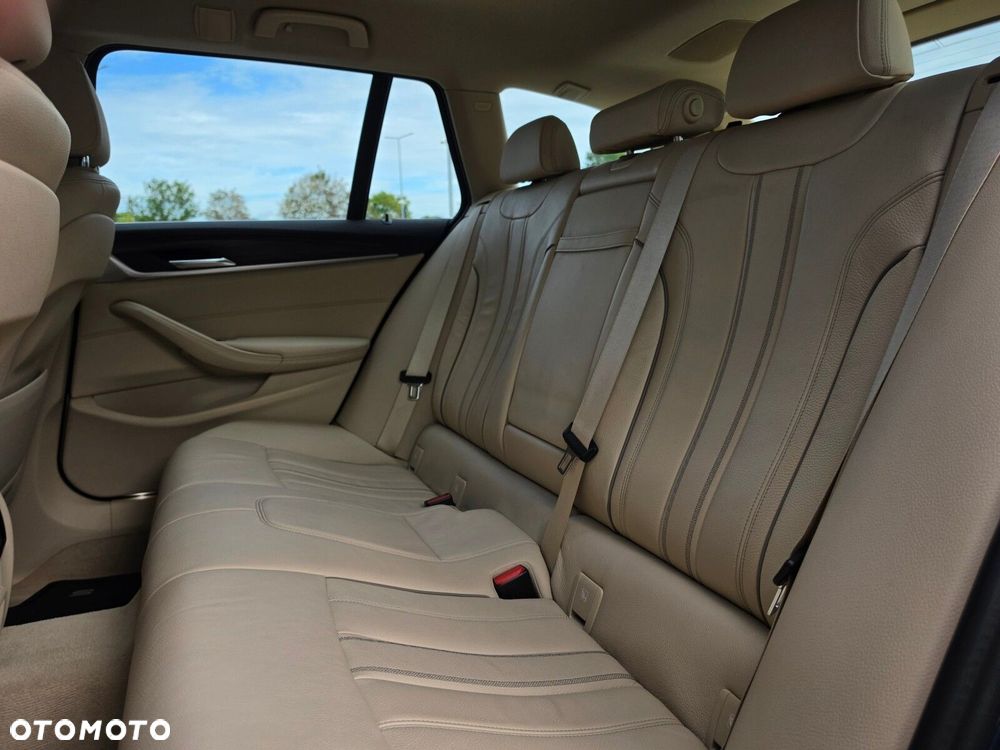 BMW Seria 5 530d Luxury Line - 37