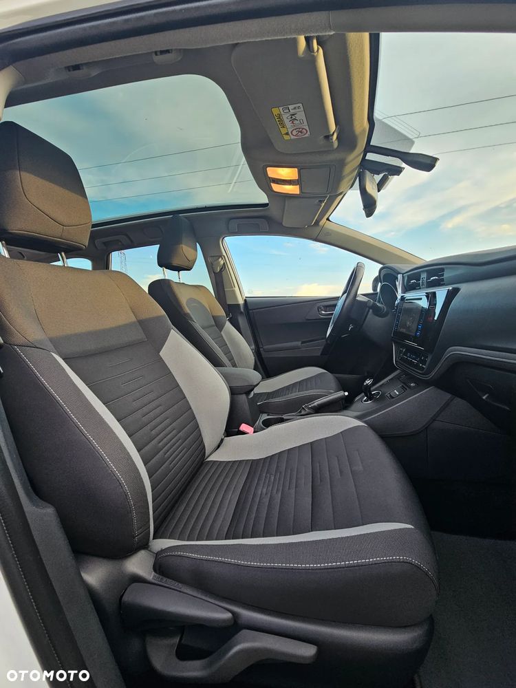 Toyota Auris Hybrid 135 Dynamic - 20