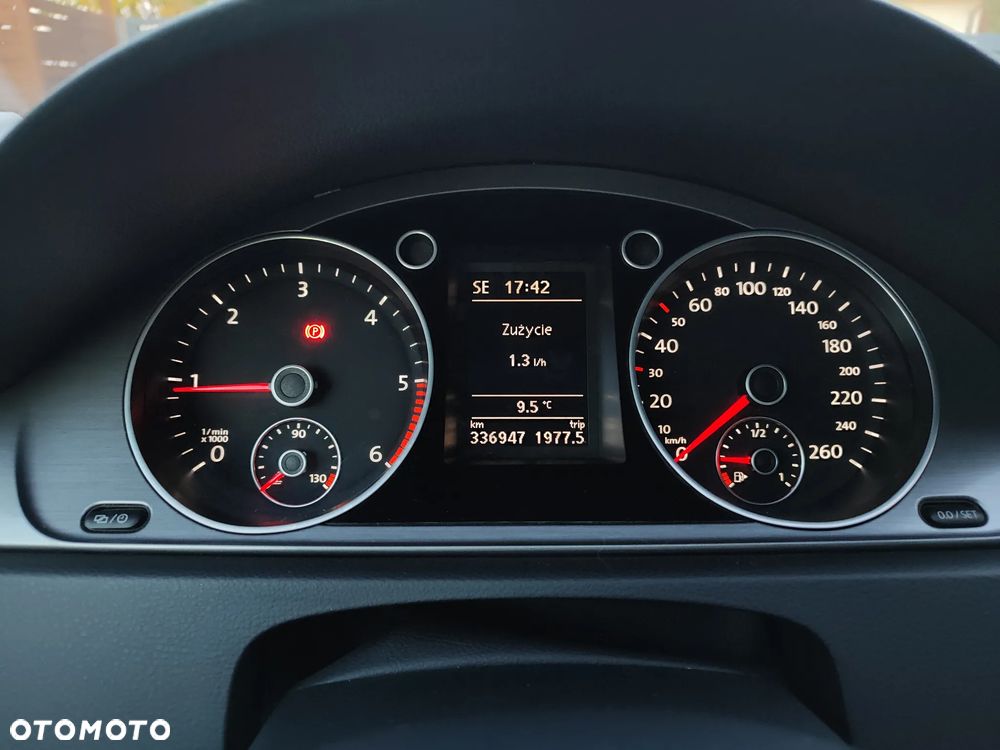 Volkswagen Passat - 28