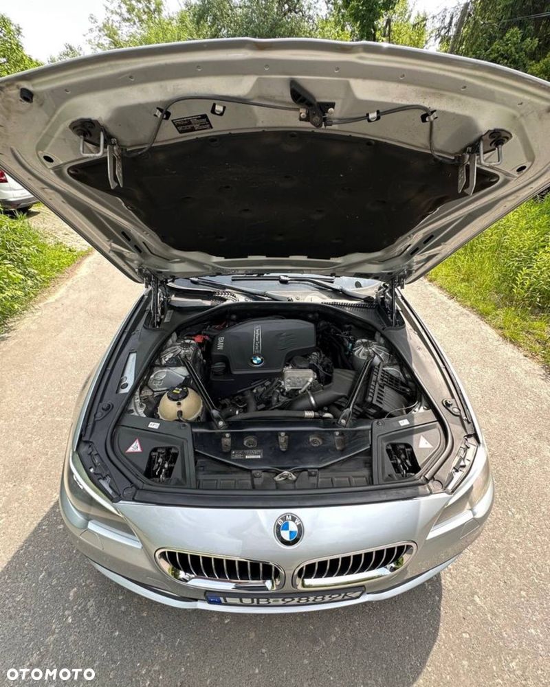 BMW Seria 5 528i - 12