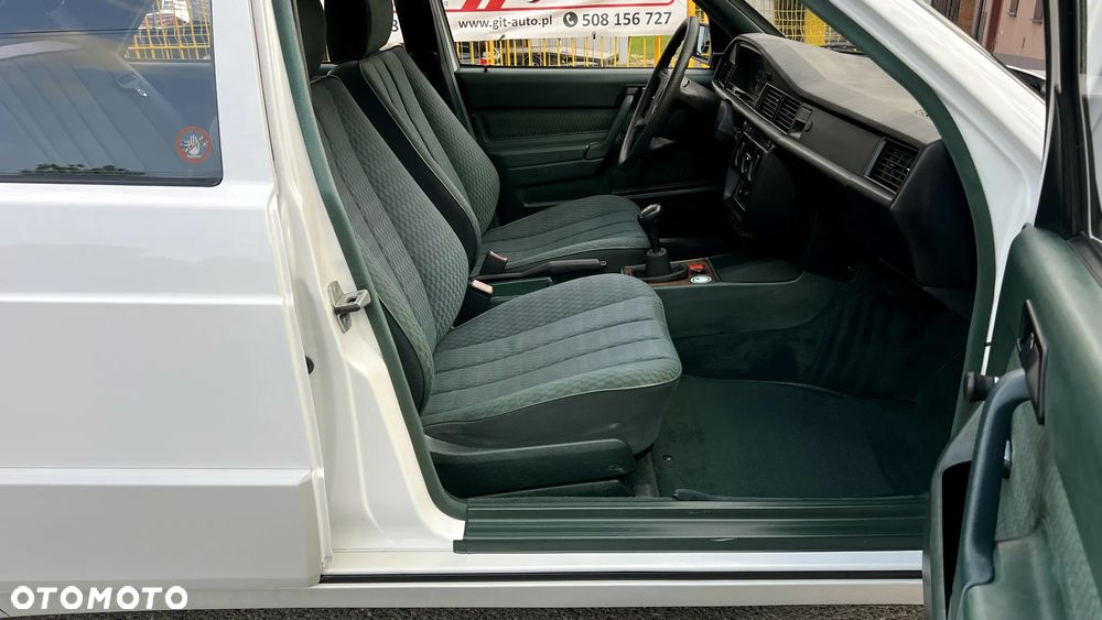 Mercedes-Benz W201 (190) - 21
