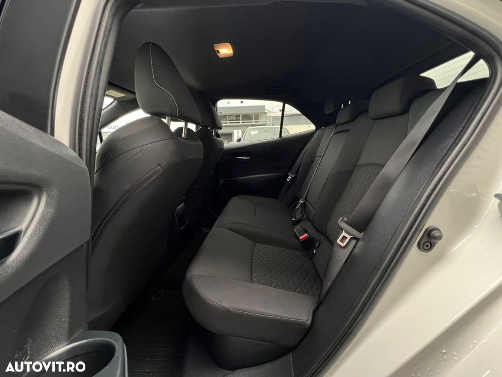 Toyota Corolla 1.8 HSD Dynamic Bi-tone - 12