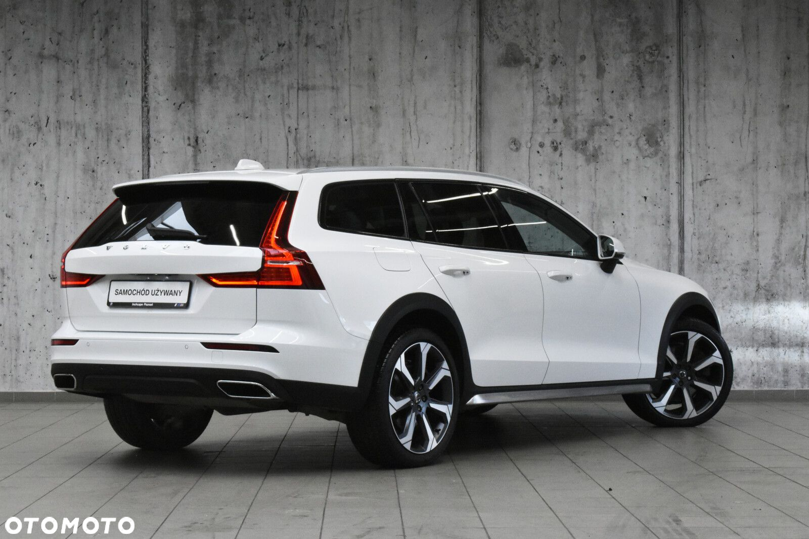 Volvo V60 Cross Country - 2