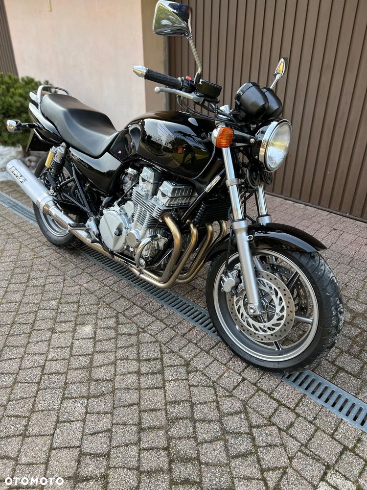 Honda CB - 1