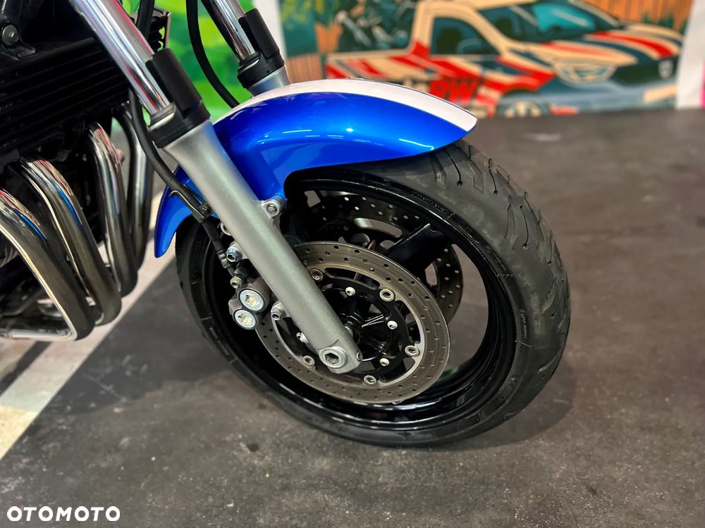 Yamaha XJR - 32