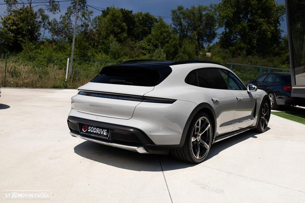 Porsche Taycan Cross Turismo 4 - 34