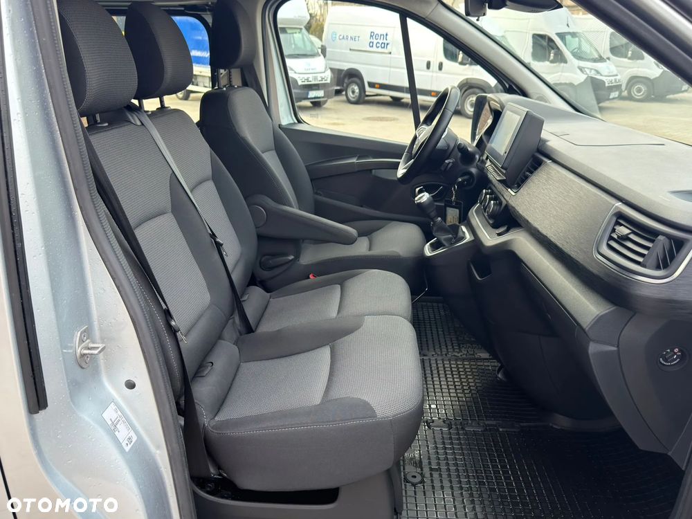 Renault Trafic - 16