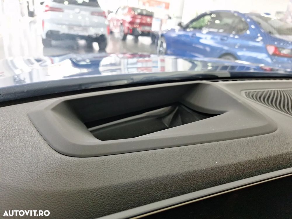 BMW Seria 3 320d xDrive AT MHEV - 24