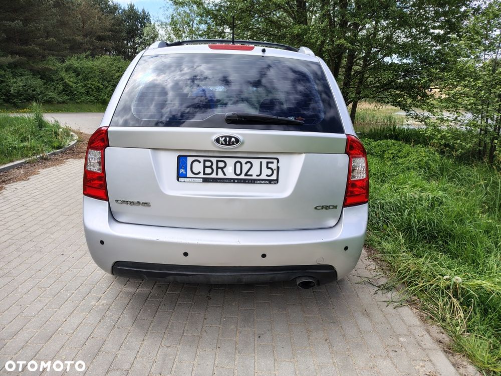 Kia Carens - 4