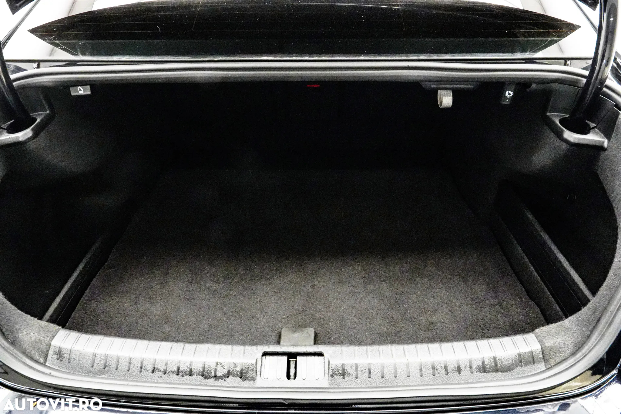 Volkswagen Passat 2.0 TDI DSG Comfortline - 29