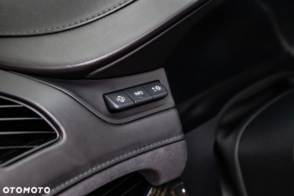 Cadillac Escalade 6.2 V8 AWD AT Platinum - 16