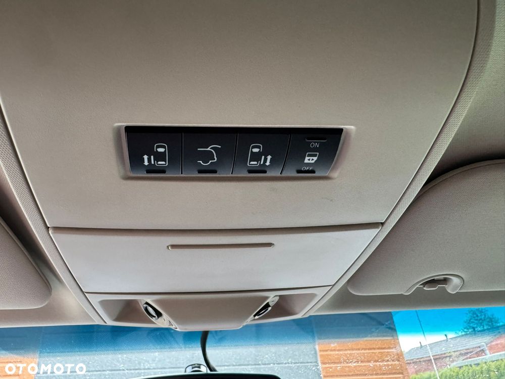 Chrysler Town & Country 3.6 Limited - 12