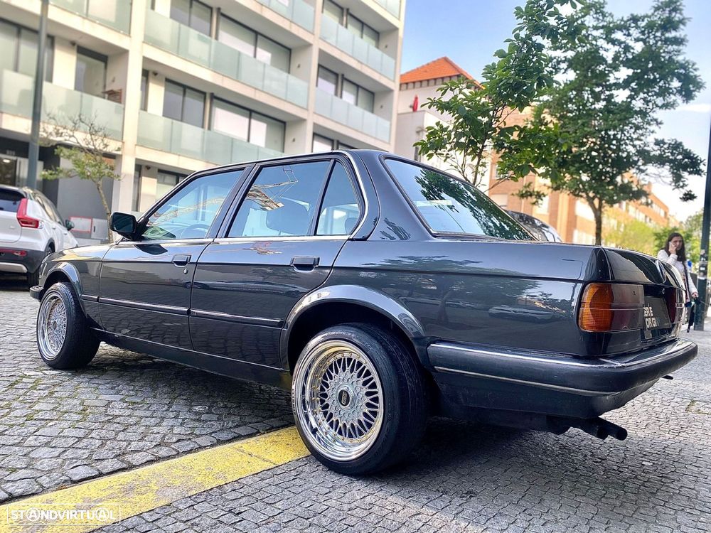 BMW 323 - 10