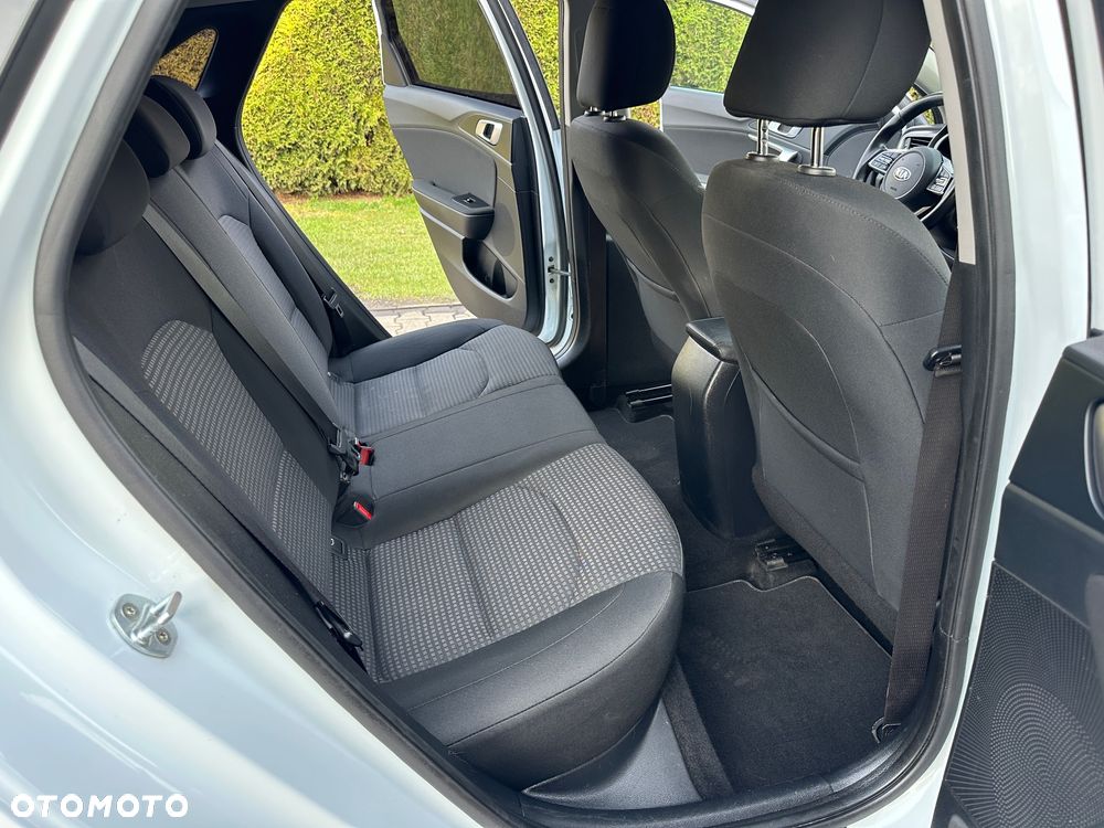 Kia Ceed 1.4 L Business Line Plus - 22