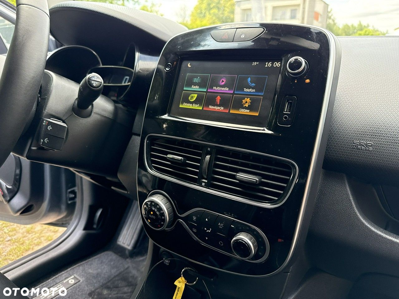 Renault Clio - 24