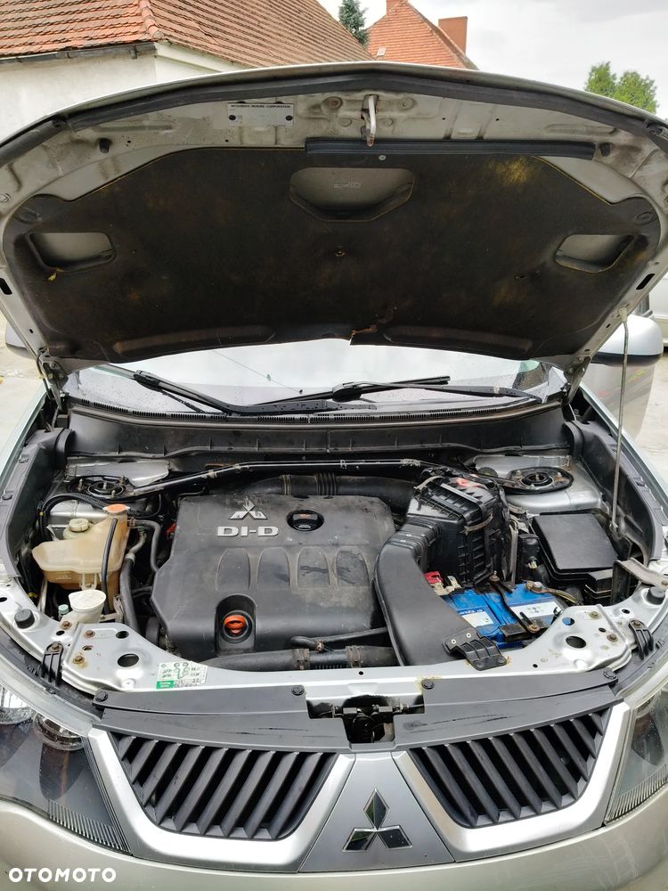 Mitsubishi Outlander - 21