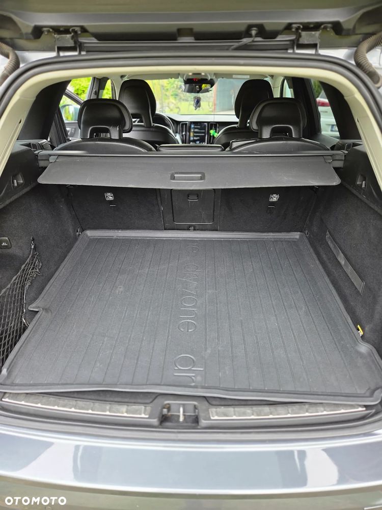 Volvo XC 60 D4 AWD Geartronic Momentum - 24