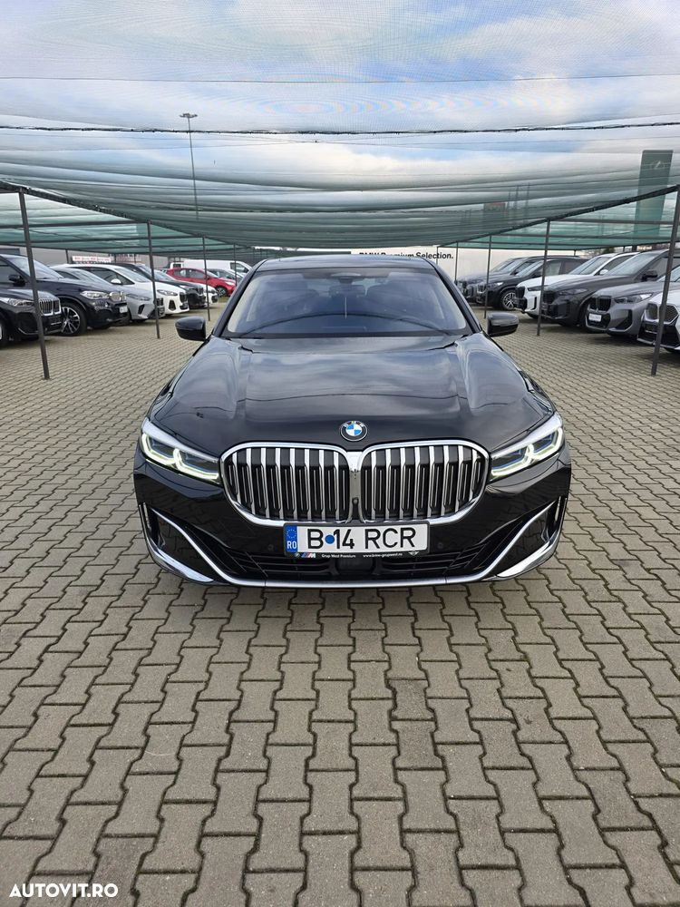 BMW Seria 7 740d xDrive MHEV - 8