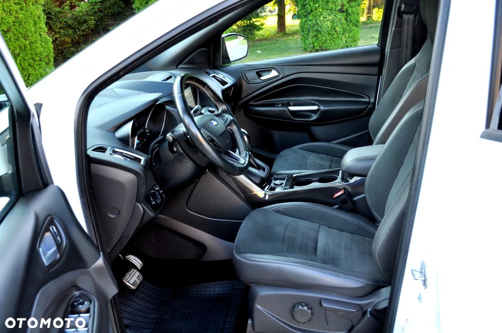 Ford Kuga 1.5 EcoBoost 4WD Titanium Plus - 26