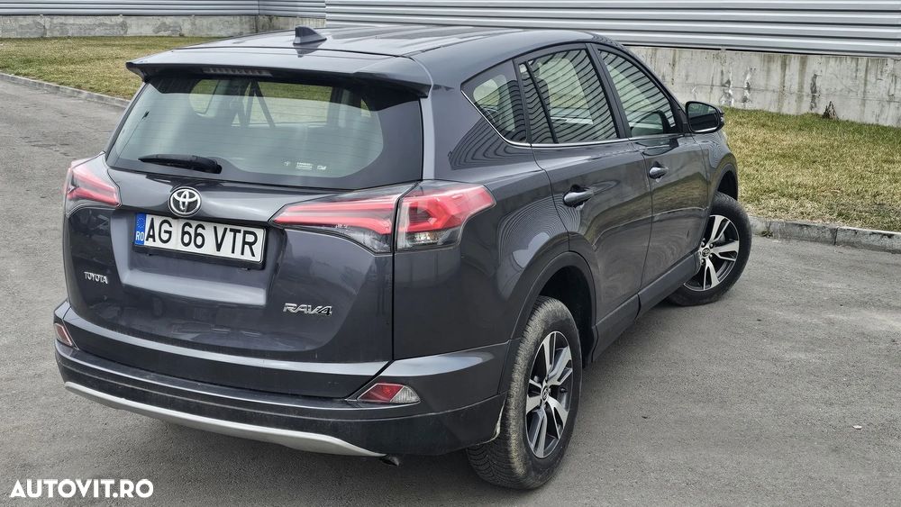 Toyota RAV4 - 10