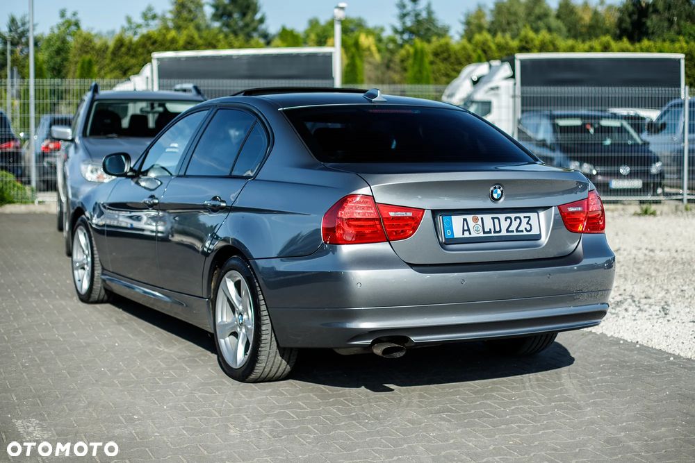 BMW Seria 3 318i Edition Sport - 12