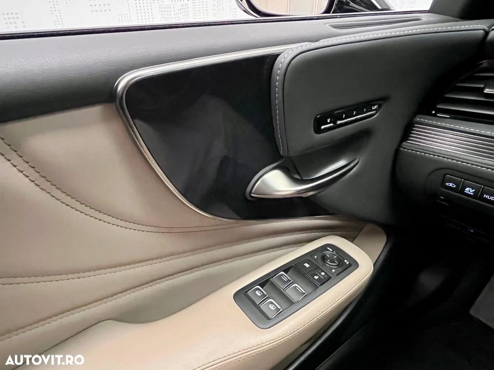 Lexus Seria LS - 32