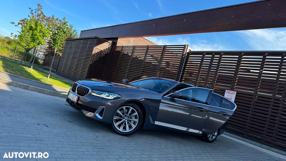 BMW Seria 5 530e xDrive Aut. Luxury Line - 2