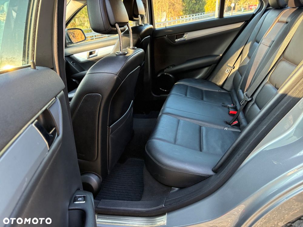 Mercedes-Benz Klasa C 350 Avantgarde - 23