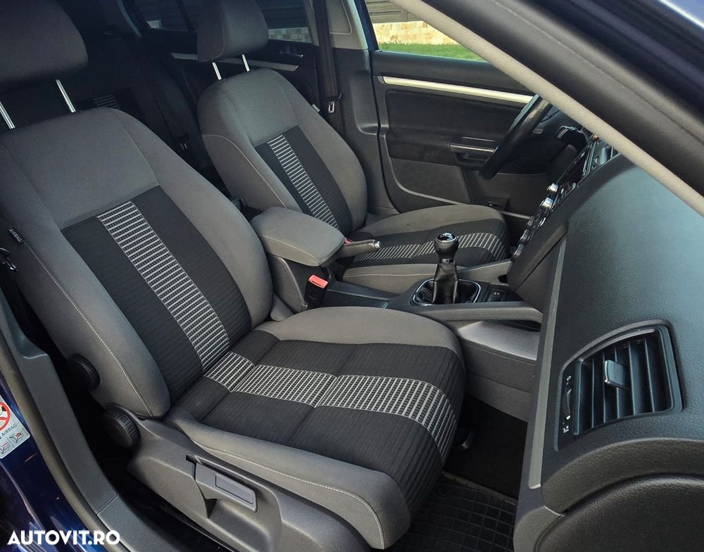 Volkswagen Golf 2.0 TDI Sportline - 10
