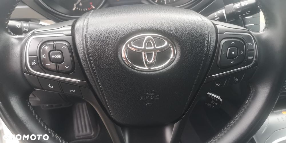 Toyota Avensis 2.0 D-4D Premium - 17