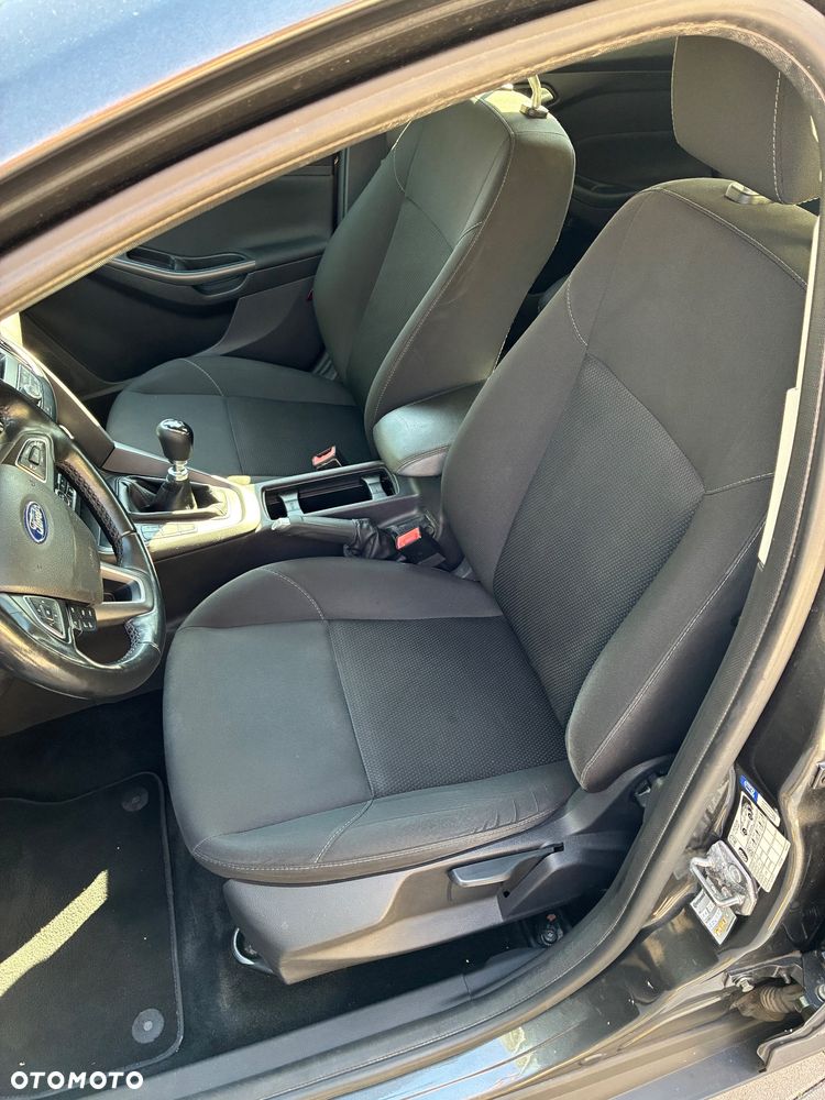 Ford Focus - 33